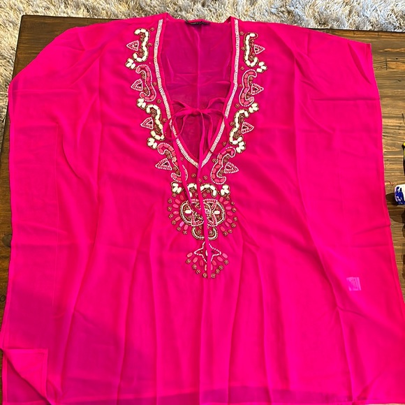 Women’s beach cover up. - Picture 1 of 4